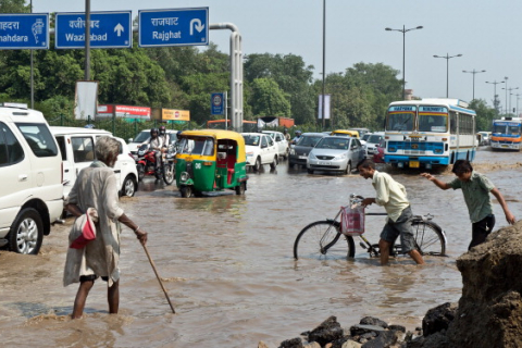 Индия: Муссонные дожди и наводнения вызвали гибель свыше 180 человек