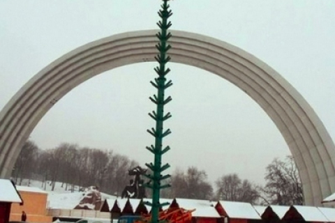 Столичная новогодняя ёлка будет установлена у Арки Дружбы народов