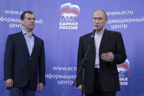 Свыше 50% россиян признали Единую Россию «партией жуликов и воров»