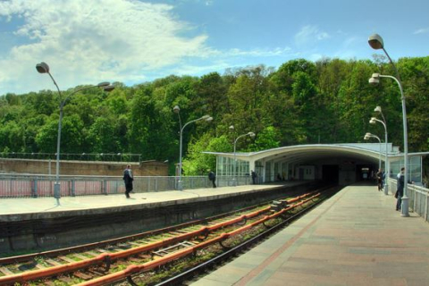 Киевляне будут ездить в метро в российских вагонах