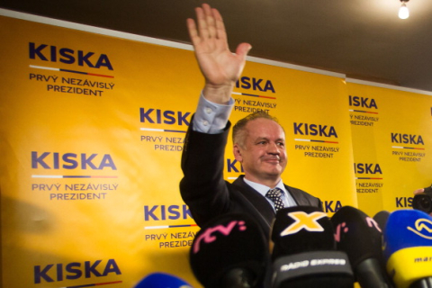 Новый президент Словакии в прошлом работал на бензоколонке