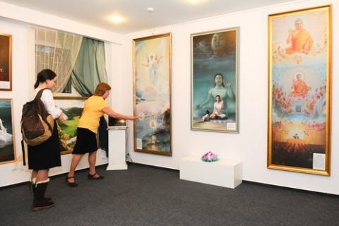 В Киеве открылась выставка живописи китайских узников совести
