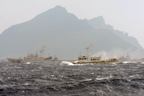 США и Япония начали военные учения у спорных островов
