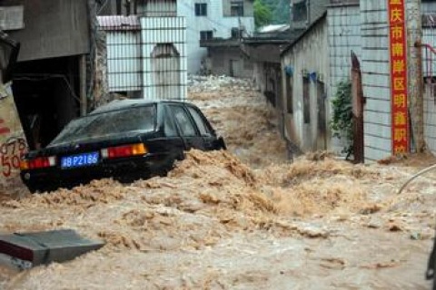 Ещё 10 человек погибло во время наводнения на юго-западе Китая. ФОТО