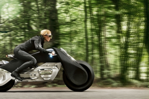 BMW создала мотоцикл будущего с очками виртуальной реальности