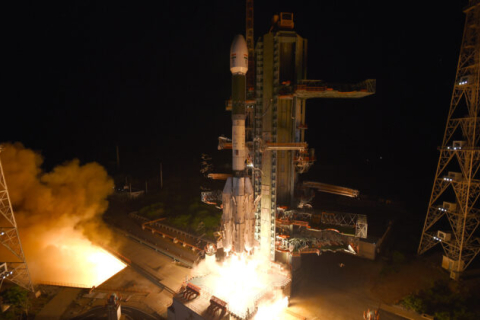 Індія успішно запустила на орбіту ракету із 36 супутниками компанії OneWeb