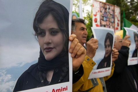 Иран: Отец Махсы Амини опровергает официальное медицинское заключение по факту смерти дочери
