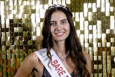 Міс Англія: кандидатка бере участь у конкурсі без макіяжу
