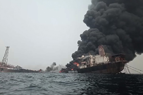 ООН: устаревшие нефтяные суда могут "в любой момент разрушиться или взорваться"