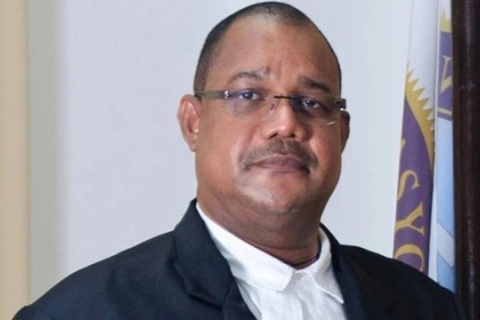 Лидер оппозиции Сейшельских островов Патрик Эрмини арестован за "колдовство" и "сатанизм"