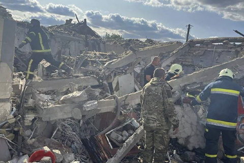Півсотні загиблих у селі Гроза внаслідок атаки російською ракетою "Іскандер" (ВІДЕО)