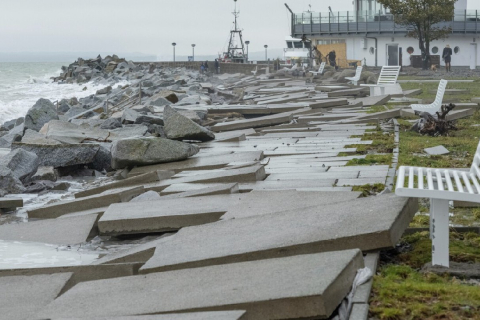 Через ураган у країнах Північної Європи загинули кілька людей (ВІДЕО)