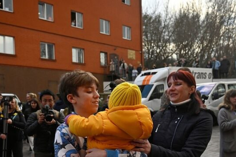 Катар репатріював чотирьох дітей, захоплених росіянами в Україні (ВІДЕО)