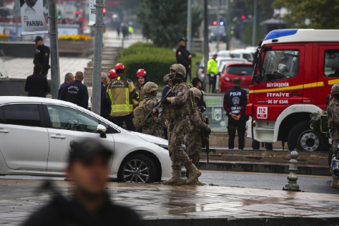 В Анкарі від терориста-смертника постраждали двоє поліцейських (ВІДЕО)