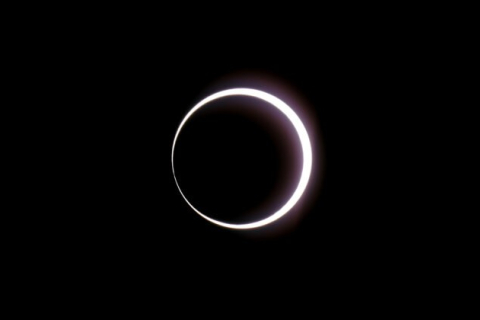 Одно из самых продолжительных кольцевых солнечных затмений запечатлели НАСА