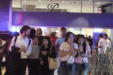 Унаслідок стрілянини в торговому центрі Бангкока загинули 3 людини (ВІДЕО)