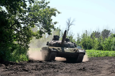 Чехія та Данія поставлятимуть танки і бойові машини в Україну