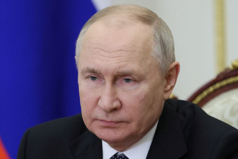 Песков назвал слухи о болезни Путина "очередной уткой"