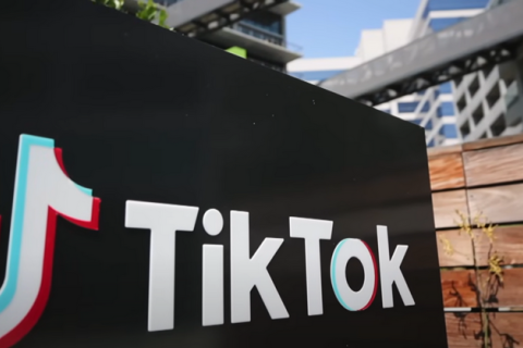 Штат Техас подає до суду TikTok за порушення конфіденційності дітей (ВІДЕО)