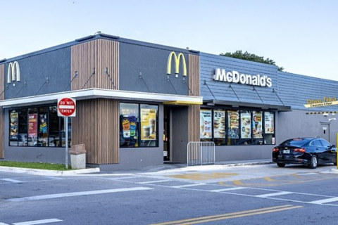 В США 75 хворих унаслідок спалаху важкої кишкової палички в McDonald's (ВІДЕО)