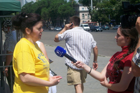 Протест перед будівлею уряду Республіки Молдови провели організатори скасованого спектаклю Shen Yun Performing Arts.Фоторепортаж 