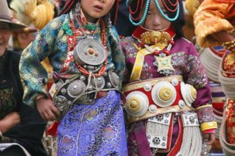 Національний одяг тибетців. Частина 2 (фотоогляд)