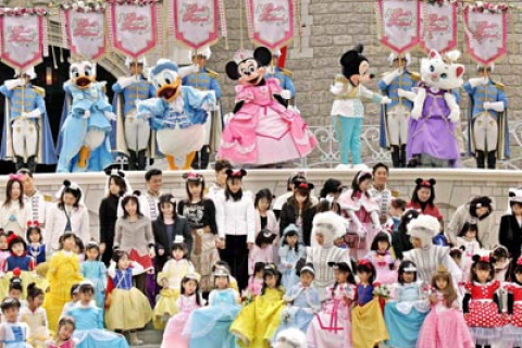 Сьогодні в Японії відзначають День дівчат (фоторепортаж)