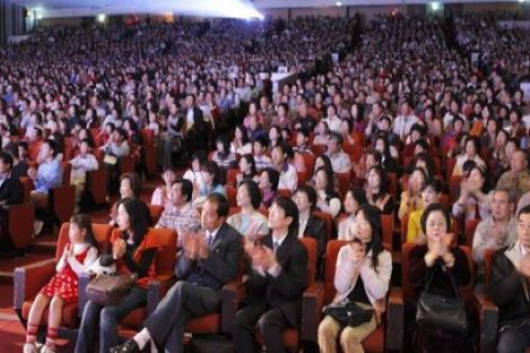 Зрители очень внимательно смотрели концерт «Шень Юнь» в г.Тайчжун (фотообзор)