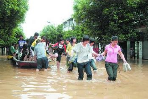 От наводнений в Китае уже погибло 200 человек. Фотообзор
