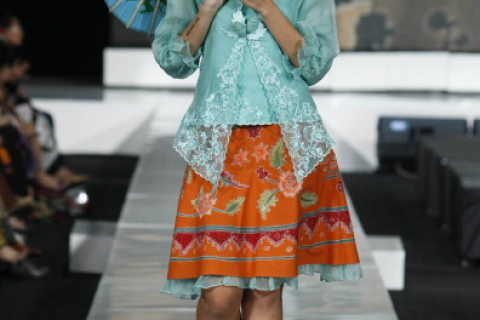 Презентация коллекции от Wiwi Waskat на Неделе моды 2010 в Джакарте