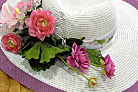 Парад цветочных шляпок прошёл в Ялте     