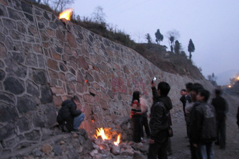 Таинственный подземный огонь уже 2 месяца горит в провинции Гуйчжоу