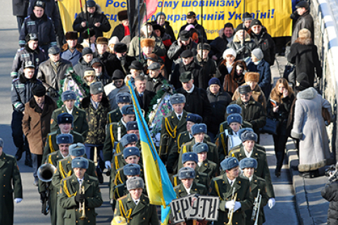 Акции памяти Героев Крут прошли в Киеве