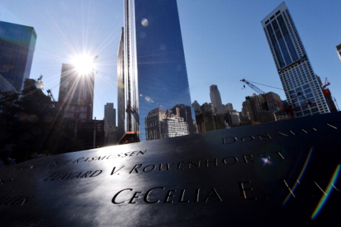 США поминают жертв 11 сентября