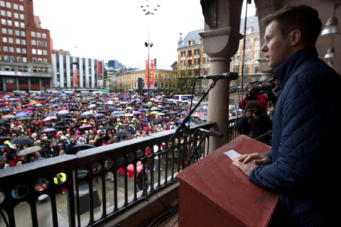 В Осло 40 тисяч чоловік заспівали пісню на зло Брейвіку
