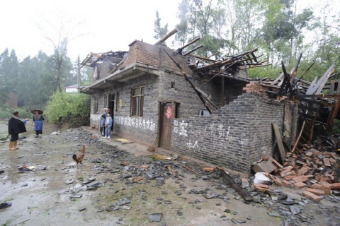 У Китаї від потужного торнадо загинули 29 людей. Фото 