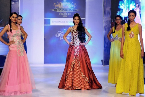 Этническая индийская мода на Rajasthan Fashion Week