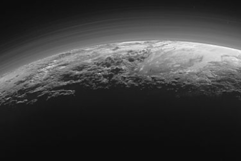 Плутон постепенно теряет свою атмосферу 