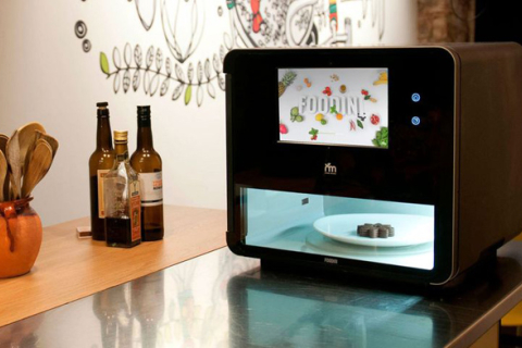 В Іспанії створили 3D-принтер, який друкує страви зі свіжих продуктів (ВІДЕО)