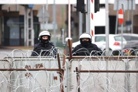 «Напади мігрантів контролюються владою Білорусі» - Міністр оборони Польщі
