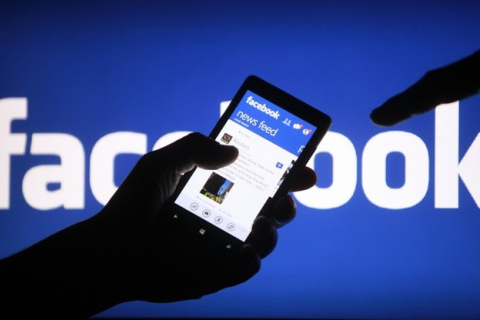 Співробітників Facebook звільнили після отримання хабарів за злом акаунтів користувачів (ВІДЕО)