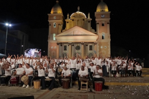 Рекорд Гиннесса: в Венесуэле выступил самый большой в мире фольклорный ансамбль (ВИДЕО)