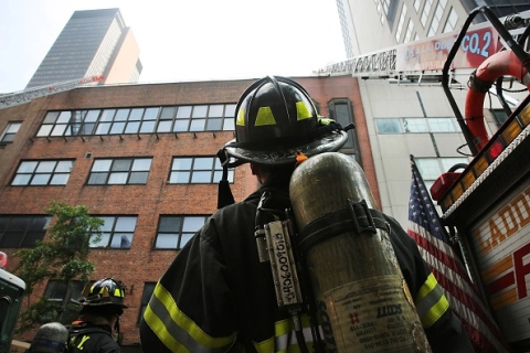 США: десятки людей постраждали внаслідок пожежі, спричиненої літієвою батареєю (ВІДЕО)
