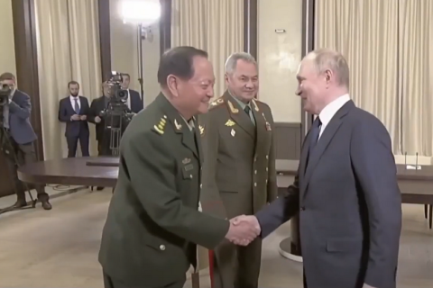 Путін приймає в себе найвищого китайського генерала для зміцнення зв'язків (ВІДЕО)
