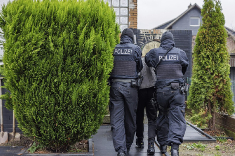 Двое подозреваемых в незаконной перевозке мигрантов арестованы в Германии