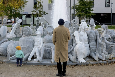 В Австрії скульптура до фонтану вартістю 1,8 млн євро призвела до обурення (ВІДЕО)