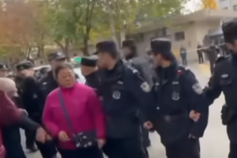 Китай охопили протести: від відібраної землі до заборони на рибальство (ВІДЕО)