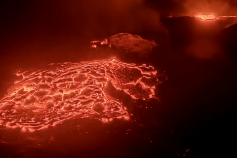 Гавайський вулкан Кілауеа вивергається найпотужніше за останні роки (ВІДЕО)