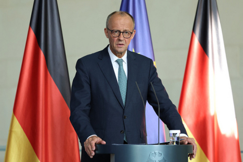 Канцлер Німеччини терміново змінює графік заради участі в перемовинах про мирний план