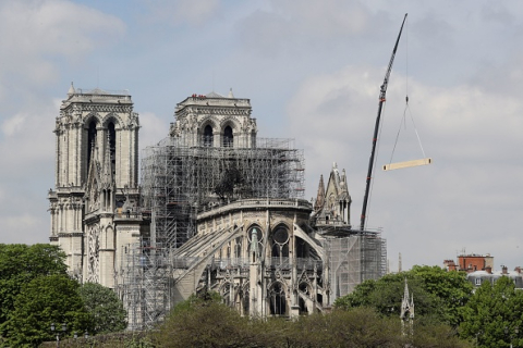 Спорный проект перепланировки Нотр-Дам де Пари вызывает беспокойство у защитников наследия